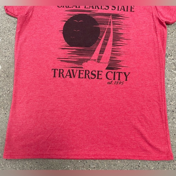 NWT Michigan Great Lakes State sail boat Traverse City soft T-shirt size Medium - Picture 4 of 8